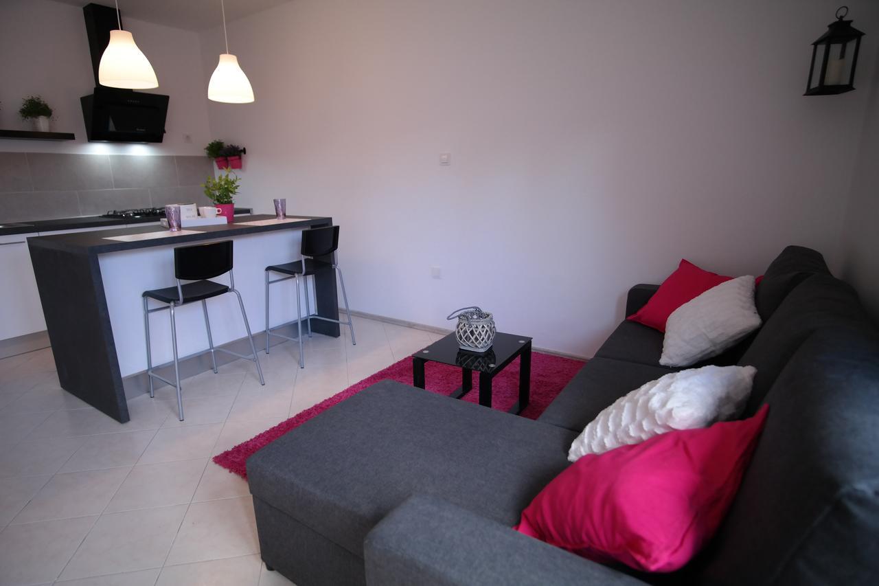 Apartments Hedona Pula Extérieur photo